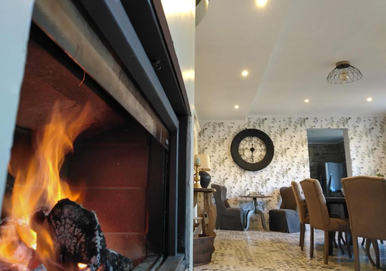 Manoir La Cerise Bed & Breakfast Fougerolles-Saint-Valbert Bagian luar foto